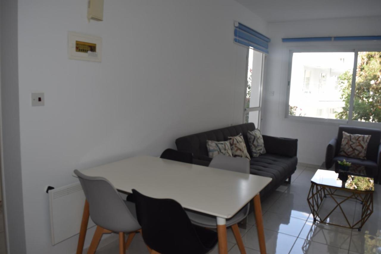 One Bedroom Apartment, Molos Complex - By Imh Travel & Tours Paphos Exteriör bild